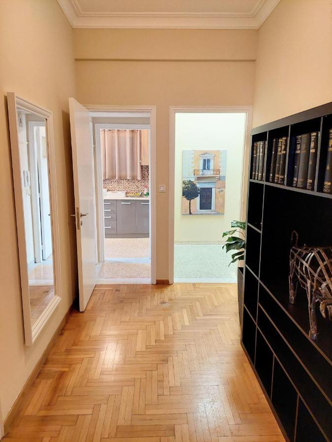 Grand Apartment In Parliament Square Athene Buitenkant foto