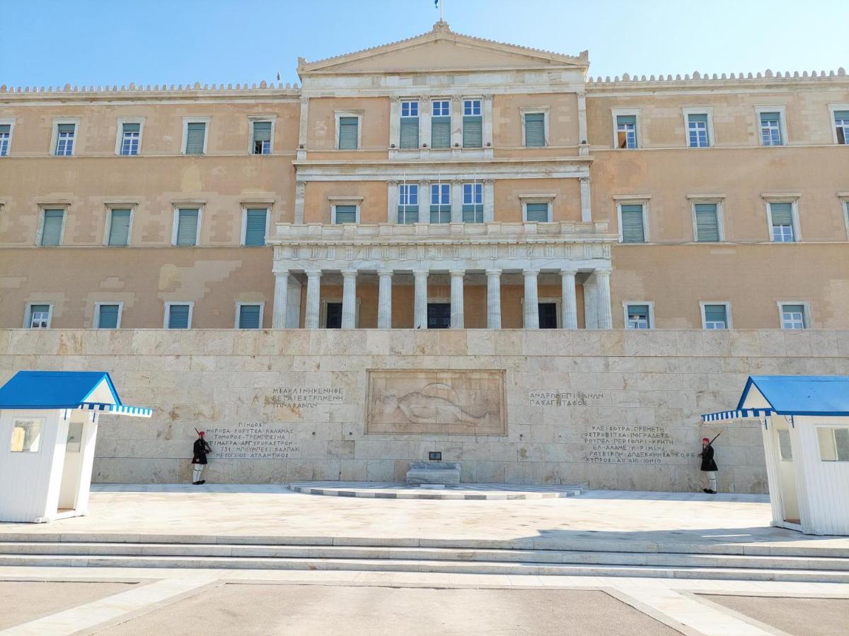 Grand Apartment In Parliament Square Athene Buitenkant foto
